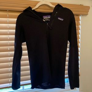 Patagonia Medium Women’s Zip Up Pull Over